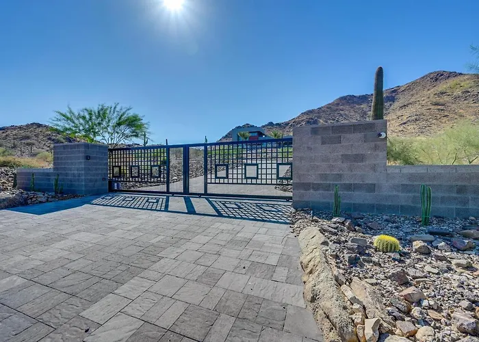 Apartment Near Trails! Mtn-view Couples Haven In *